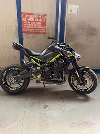 KAWASAKI Z900 Incidentata