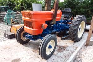 Trattore agricolo