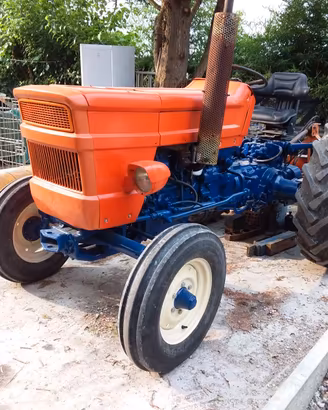 Trattore agricolo