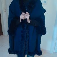 mantella con pelliccia sintetica 