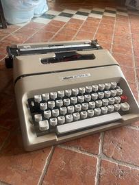 Vexchia macchina da acrivere Olivetti lettera 35 L