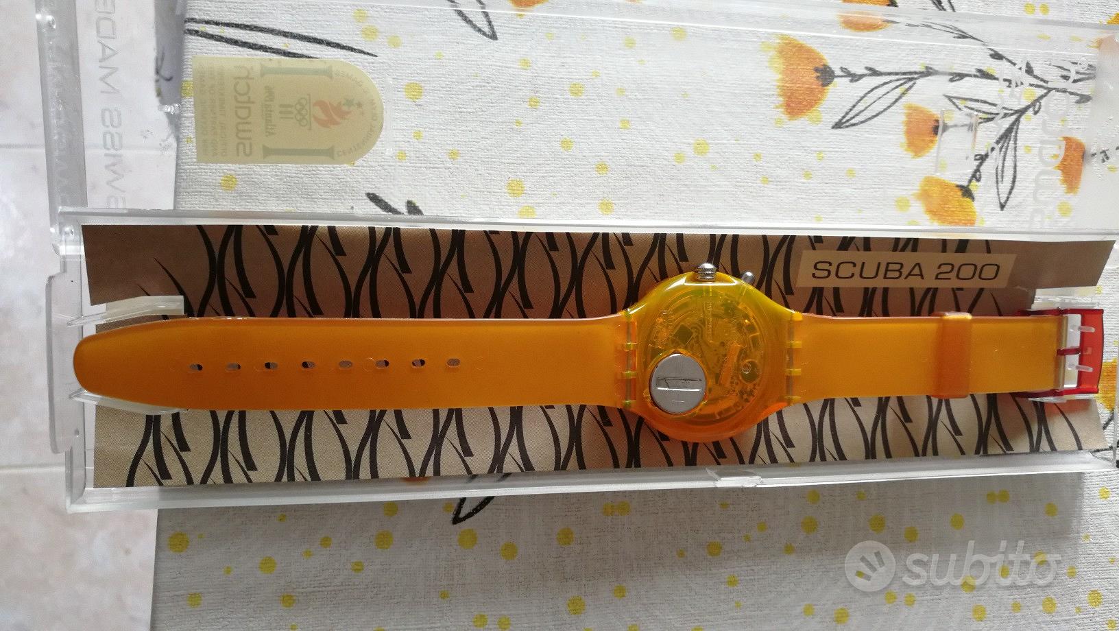 Swatch SCUBA 200 Loomi SDJ901 Rana Luminosa - Abbigliamento e 