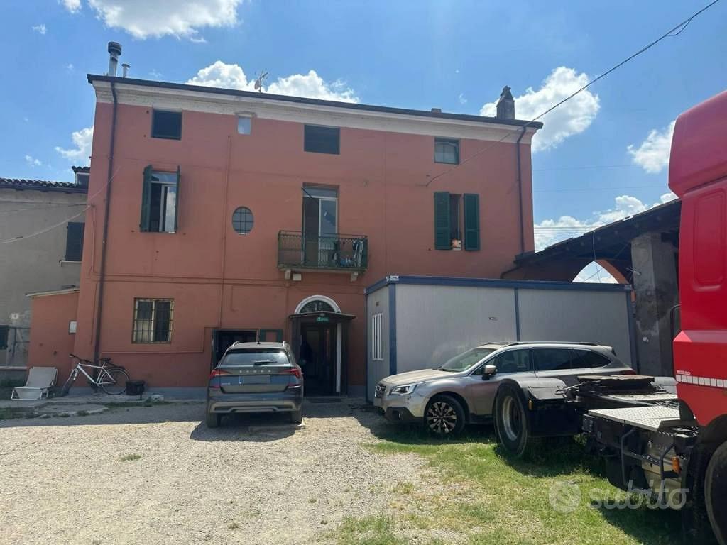 Immobile in asta di 870 m² con box auto doppio a P - Vista 3