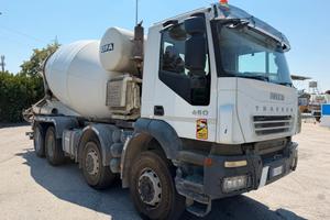 IVECO TRAKKER 450 con betoniera CIFA