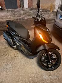 Piaggio Beverly 400 Deep Black