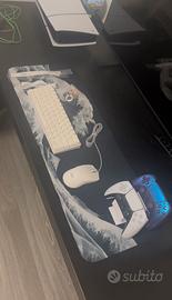 Setup da gaming con mouse e tastiera