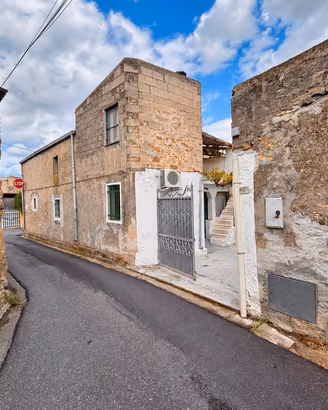 Casa Indipendente su due Livelli con cortile