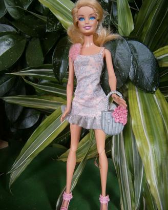 Barbie Fashionistas rosa argento 2011,