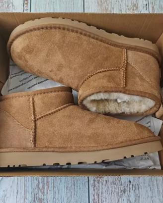 Stivaletti UGG Ultra Mini da donna EU 38