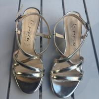 Sandali con tacco color platino