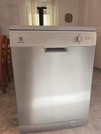 lavastoviglie Electrolux 