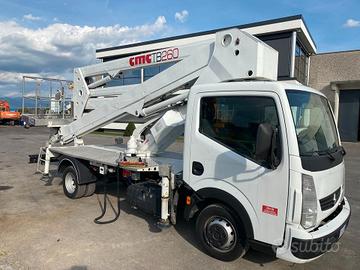 Renault maxity con piattaforma 26 metri pat. B