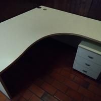 Scrivania Angolare Grande Ufficio  con cassettiera