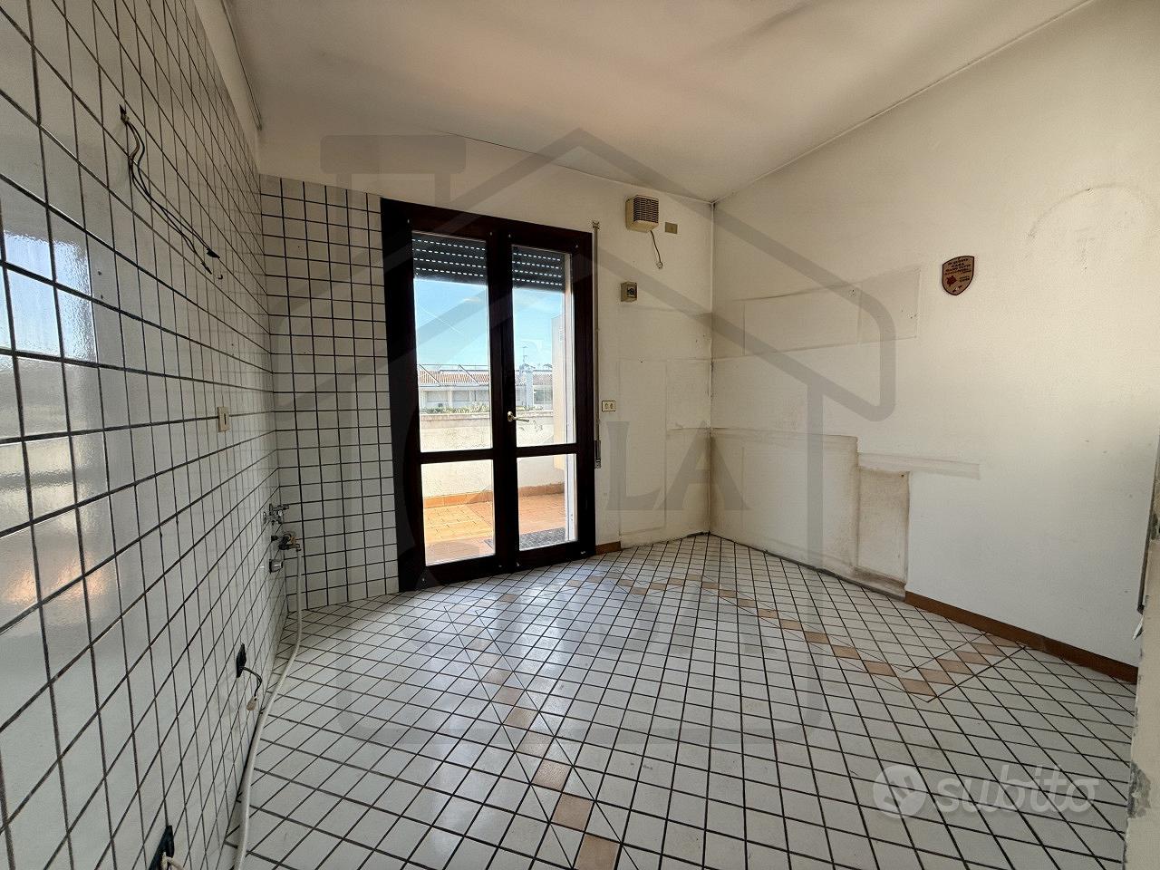DUPLEX IN QUARTIERE PESCARINI - Altro