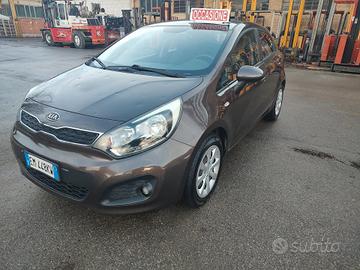 Kia Rio 1.1 CRDi, 5 PORTE, VEICOLO EURO 5A, GRANDI