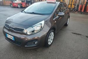 Kia Rio 1.1 CRDi, 5 PORTE, VEICOLO EURO 5A, GRANDI