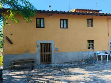 Porzione di colonica e terreno adiacente