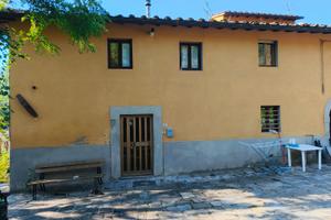 Porzione di colonica e terreno adiacente