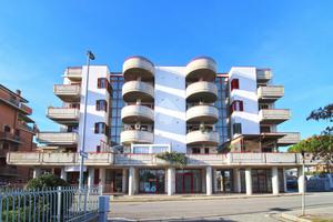 NEGOZIO A PORTO SANT'ELPIDIO