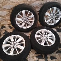 Cerchi in lega e gomme r15