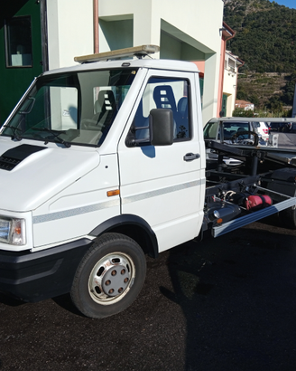 Carroattrezzi Iveco 49/12 andreis
