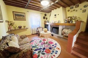 Casa indipendente di 150 m² con più di 5 locali e 