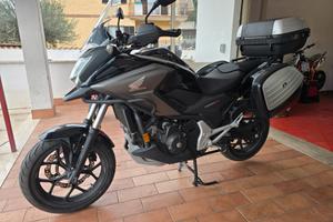 Honda NC 750 X DCT UNIPRO TRAVEL