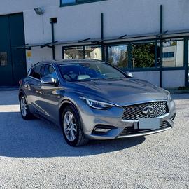 Infiniti Q30