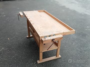Tavolo in legno da falegname