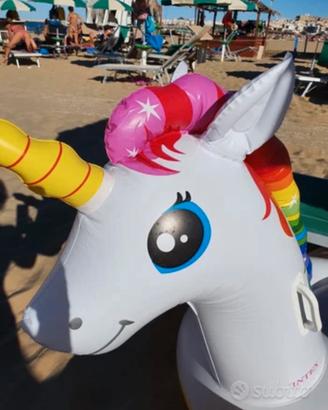 Unicorno gonfiabile