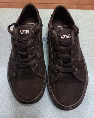 Vans nere