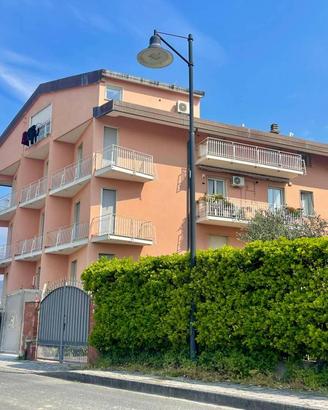 Appartamento di 100 m² con 3 locali e box auto dop