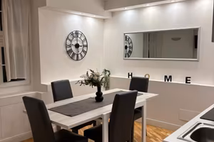 3 Camere Matrimoniali 2 Bagni con Sublocazione