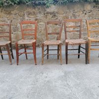 Lotto di 5 vecchie sedie rustiche e impagliate