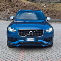 Volvo XC90 R-Design AWD – SUV Elegante e Sportivo