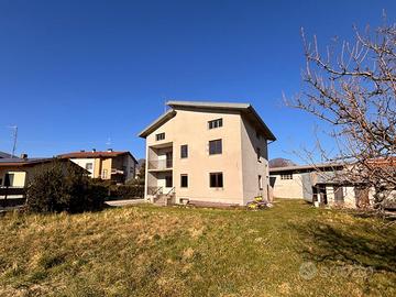 CASA INDIPENDENTE CON GIARDINO ED AMPIO CAPANNONE