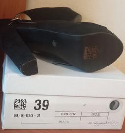 Sandalo donna spuntato nero alto scamosciato allac