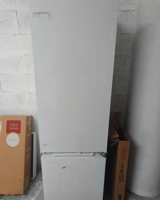 Frigorifero da incasso Ariston con congelatore – f