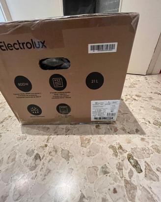 Electrolux Forno Microonde Lib. Instal. EMZ421MMK