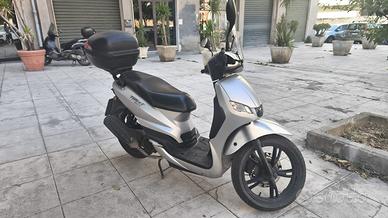 scooter Peugeot Tweet 150 usato anno 2019
