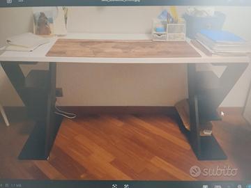 scrivania 