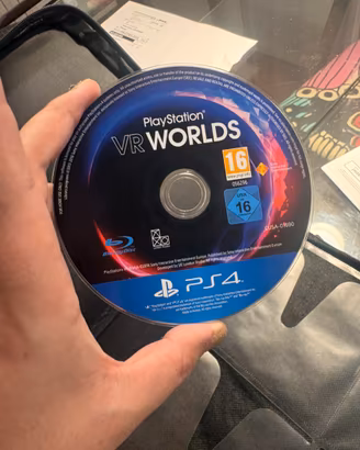 VR WORLDS PS4