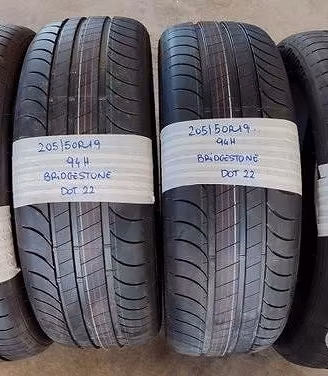 4 Gomme 205/50R19 Bridgestone Estive NUOVE