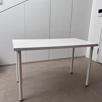 Scrivania o tavolo da lavoro