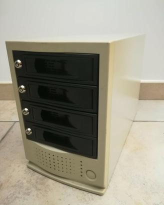 NAS 4 dischi Gigabit RAID quad core