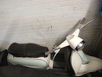 Moto epoca scooter Lambretta Li 150, anno 1965