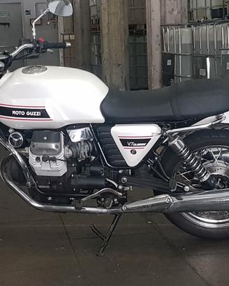 Moto Guzzi V7 - 2008