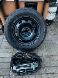 Ruotino gomma pneumatico di scorta più crick
