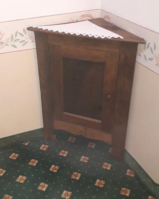 ARMADIETTO AD ANGOLO
