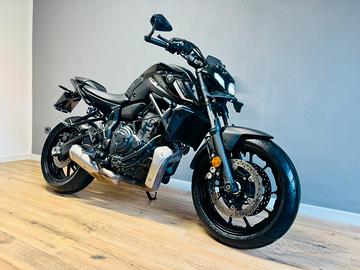 MT-07 2023 TECH BLACK ABS 14.454 KM GARANZIA 2028